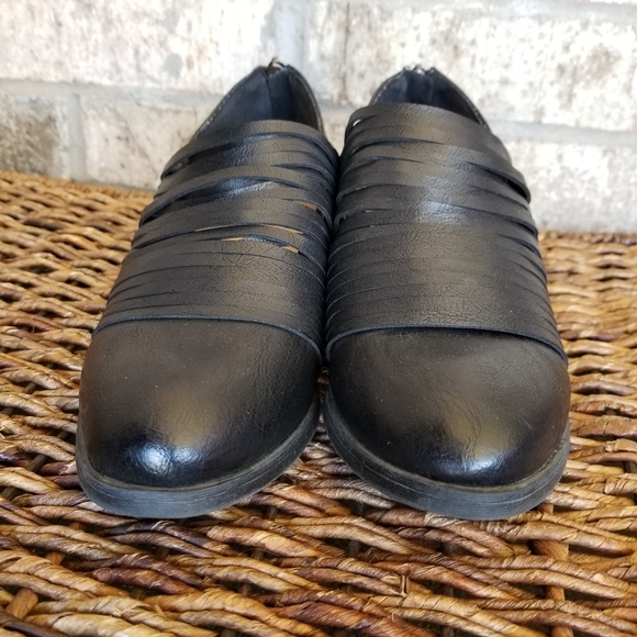 PIERRE DUMAS Black laser cut Strappy Zip Leather Ankle Booties Boots (womens 8) - Picture 6 of 10